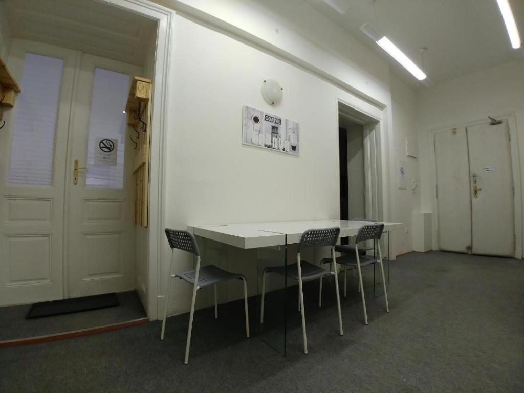 Rooms Veveri - Uvoz, 10 Min Peski Do Centru Brno Exterior photo